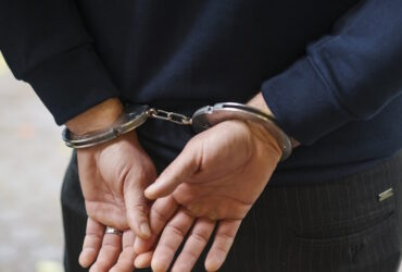 Τροχαία: 7 συλλήψεις παρκαδόρων σε νυχτερινά κέντρα σε Ελληνικό και Άλιμο