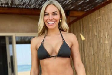 Η Ιωάννα Μαλέσκου έκανε το πρώτο της μπάνιο στη θάλασσα