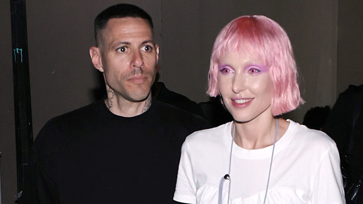 Τάμτα για Πάρι Κασιδόκωστα: «Έχω έναν άνθρωπο δίπλα μου που μου δίνει πολλή αγάπη και στήριξη» Τάμτα για Πάρι Κασιδόκωστα: «Έχω έναν άνθρωπο δίπλα μου που μου δίνει πολλή αγάπη και στήριξη»