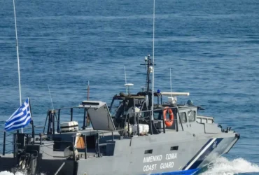 Κρήτη: Φορτηγό πλοίο προσάραξε στη Σητεία