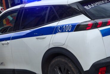 Γαλάτσι: Άνδρας ταμπουρώθηκε στο σπίτι του και απειλεί να αυτοκτονήσει