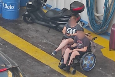 Θάσος: Παιδί ΑμεΑ ταξίδεψε σε γκαράζ ferry boat εν μέσω καύσωνα Θάσος: Παιδί ΑμεΑ ταξίδεψε σε γκαράζ ferry boat εν μέσω καύσωνα