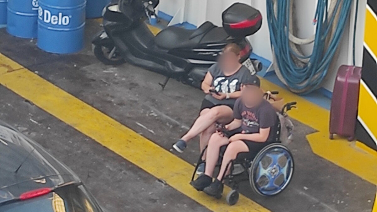 Θάσος: Παιδί ΑμεΑ ταξίδεψε σε γκαράζ ferry boat εν μέσω καύσωνα Θάσος: Παιδί ΑμεΑ ταξίδεψε σε γκαράζ ferry boat εν μέσω καύσωνα