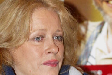 Νόρα Βαλσάμη: «Δεν έχω λεφτά, παίρνω 500 ευρώ, δεν φτάνουν ούτε να πάρω νερά και καφέδες»