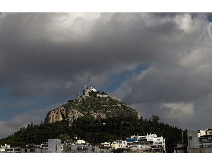 Σε αυξημένη επιφυλακή οι υπηρεσίες του Δήμου Αθηναίων, λόγω πολύ υψηλού κινδύνου πυρκαγιάς εξαιτίας των ισχυρών ανέμων