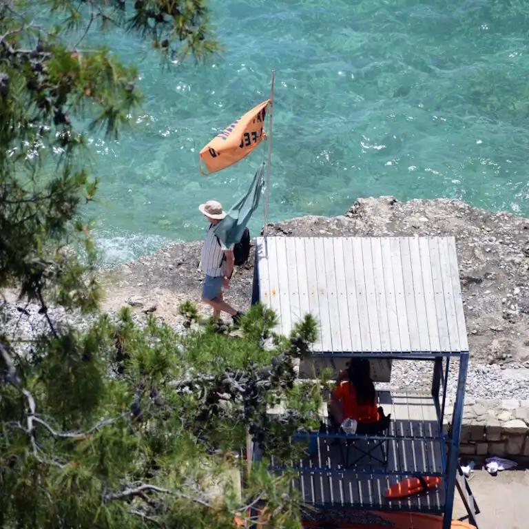 Αλεξανδρούπολη: Σώθηκε από θαύμα 2χρονο κοριτσάκι χάρη στην άμεση επέμβαση ναυαγοσωστριών