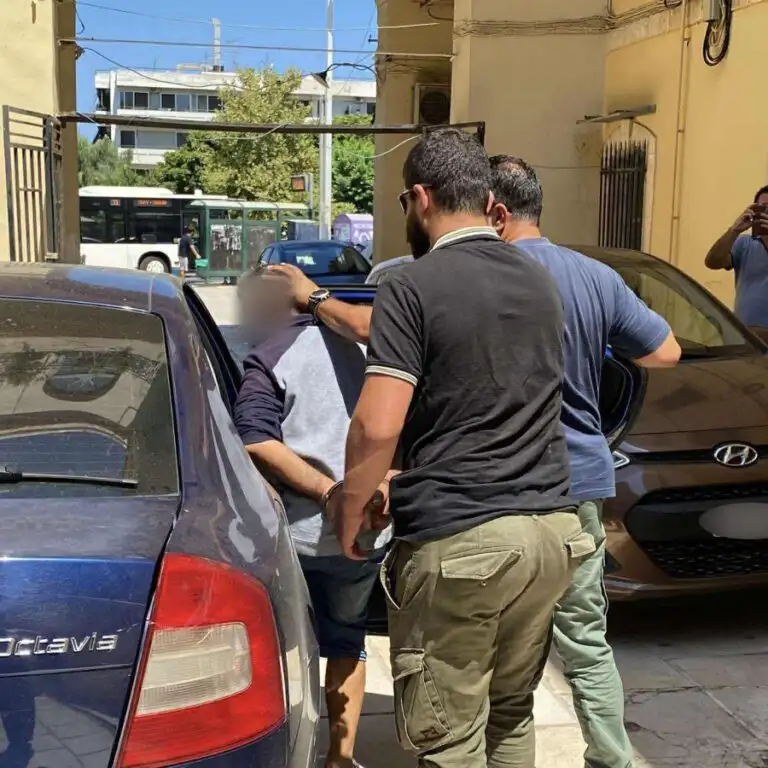 Στη φυλακή ο 56χρονος που επιτέθηκε με μαχαίρι στη σύντροφό του στα Χανιά – «Ήταν η κακιά στιγμή»