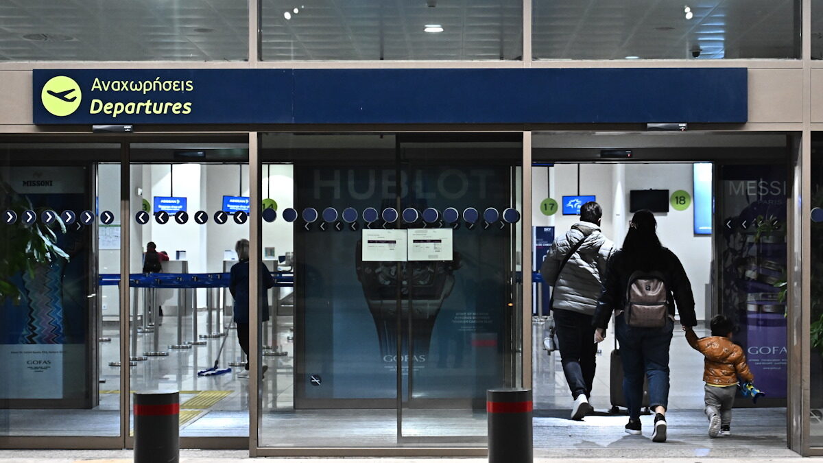 Χανιά: Τουρίστρια σε κατάσταση μέθης εισέβαλε σε γραφεία στο αεροδρόμιο