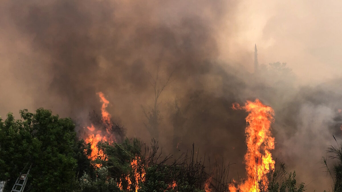 Έρχεται Καύσωνας με 42άρια – Σε Κόκκινο Συναγερμό για Φωτιές η Χώρα Ασφυκτικός Καύ