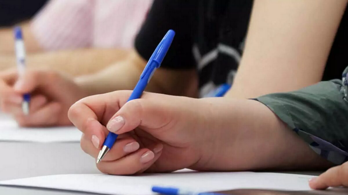 Επιστροφή στα θρανία: Όλες οι ημερομηνίες για σχολείο, διακοπές και αργίες