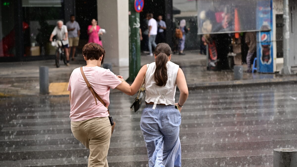 Σαββατοκύριακο με καταιγίδες και έντονη ζέστη – Τι λέει ο Μαρουσάκης