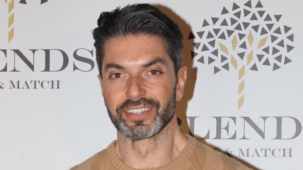 Πάρος: Ο Σπύρος Μαρτίκας έκανε εμφάνιση με ξανθιά καλλονή και τράβηξε τ