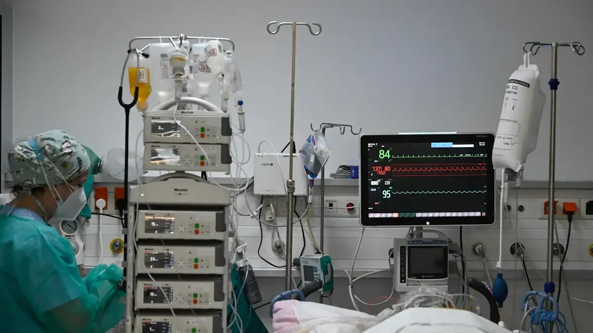 Η μητέρα της 14χρονης που διακομίστηκε στη ΜΕΘ Πάτρας ραγίζει καρδιές: «Νόμιζα πως τη χάνω»