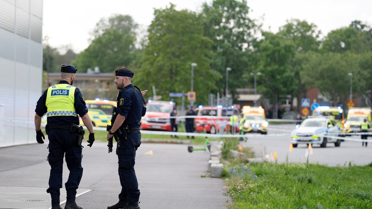 Σουηδία: Νεκρός από πυροβολισμούς κοντά σε τέμενος στο Όρεμπρο Σουηδία: Νεκρός από πυροβολισμούς κοντά σε τέμενος στο Όρεμπρο