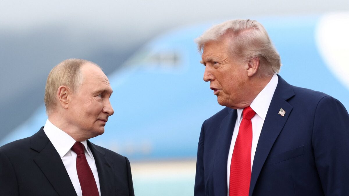 Τραμπ – Πούτιν ξανά σε επαφή: «Μπορούμε να σταματήσουμε τον πόλεμο», δηλώνει μετά τη