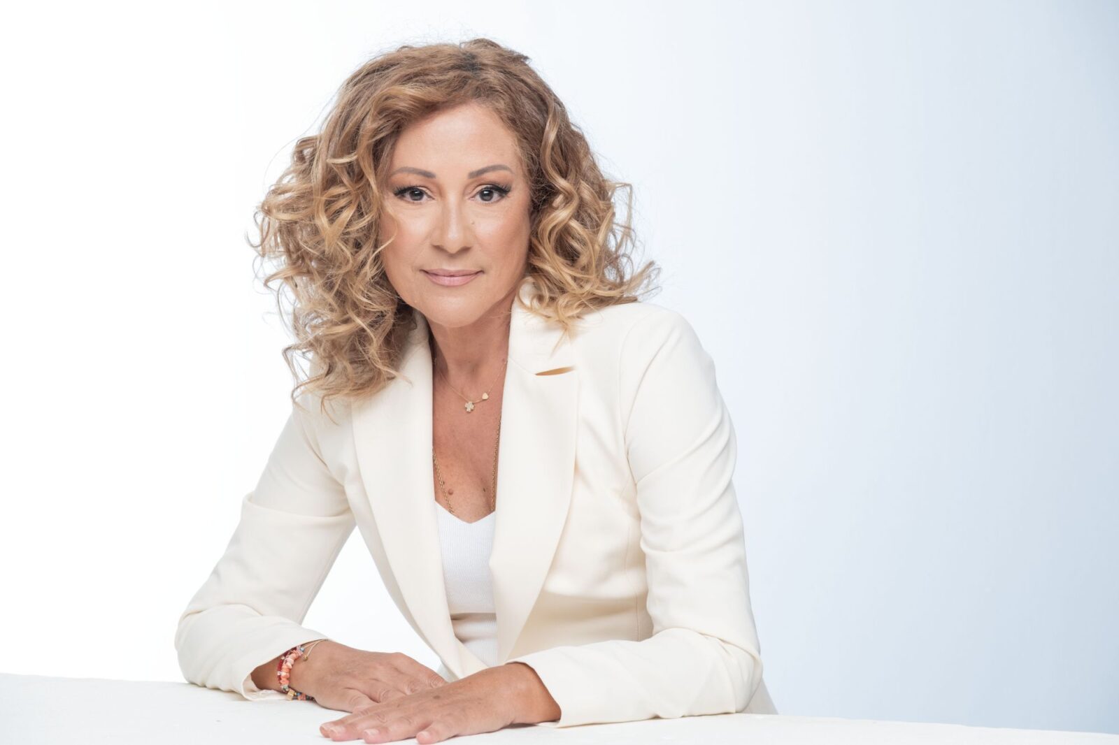 Κοινωνία Ώρα MEGA - Από τη Δευτέρα 11/08 με τη Σοφία Φασουλάκη και τη Βελίκα Καραβάλτσιου