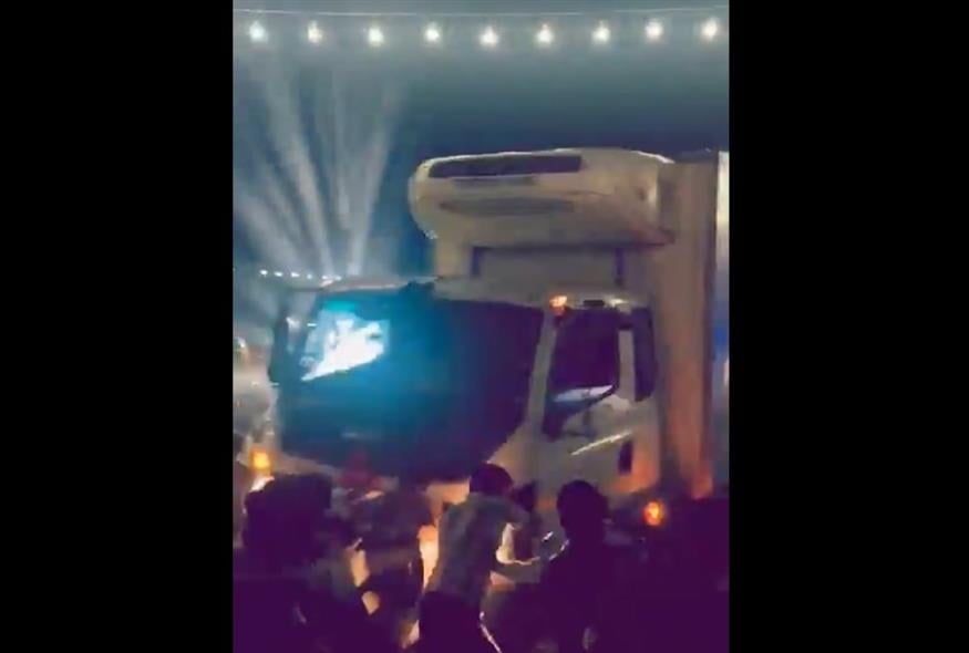 Ινδία: Tραγωδία στο φεστιβάλ του Ganesh – Φορτηγό θερίζει το πλήθος- Δείτε το video