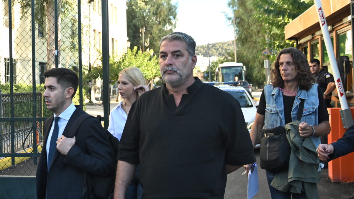 1.200 ευρώ πρόστιμο και αφαίρεση διπλώματος για τον Μπισμπίκη – Δείτε βίντεο μετά το συμβάν