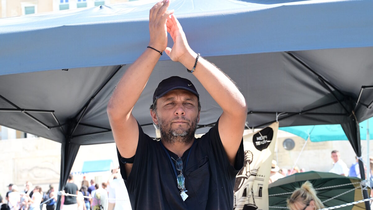 Τέμπη: Εγκρίθηκε το αίτημα του Πάνου Ρούτσι για εκταφή του γιου του