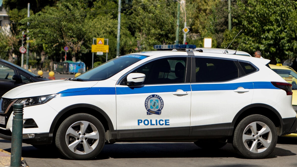 Σοβαρό τροχαίο στο Μαρκόπουλο: Άνδρας ανασύρθηκε χωρίς τις αισθήσεις του από χαντάκι