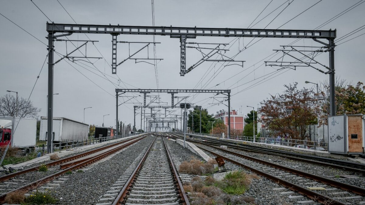 Σοβαρό δυστύχημα στο Σουφλί: Τρένο παρέσυρε φορτηγό – Υπάρχουν τραυματίες