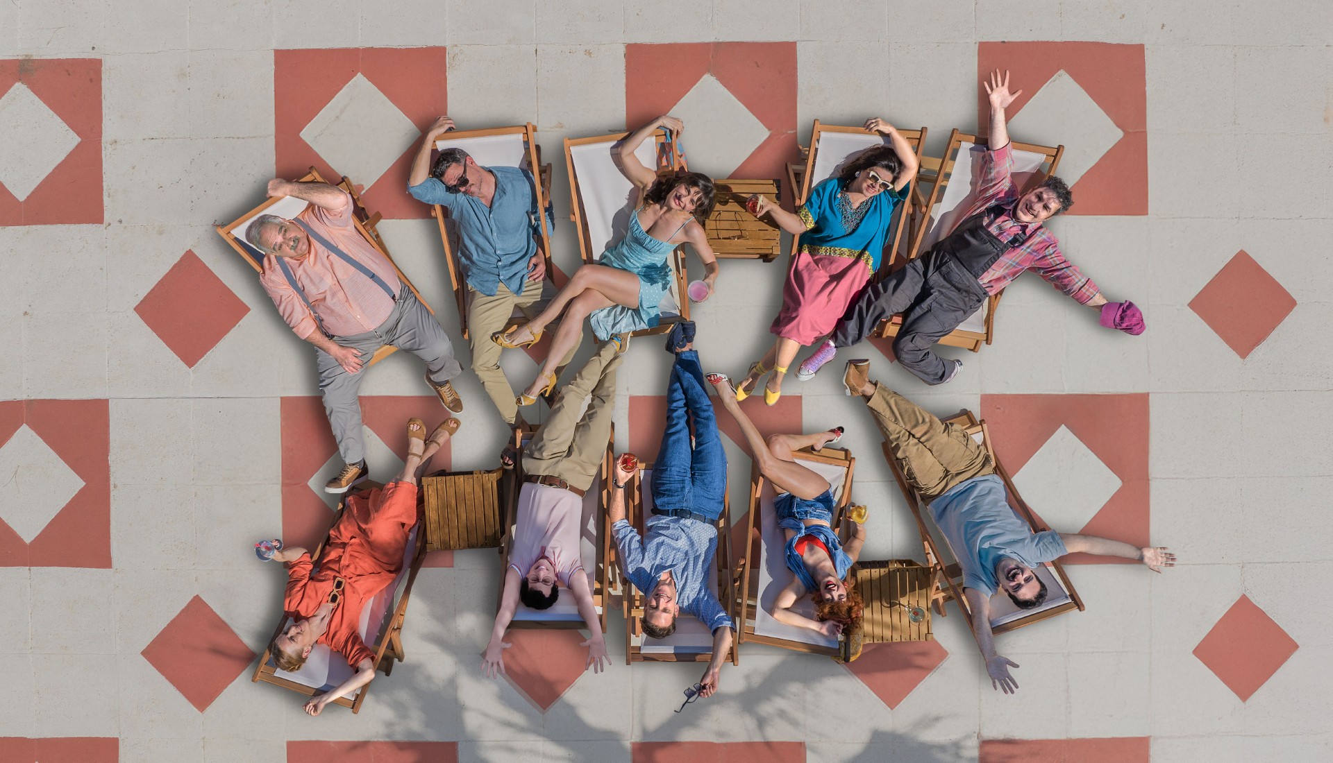 HOTΕΛ ΕΛVIRA ΓΝΩΡΙΣΤΕ ΤΟΥΣ ΧΑΡΑΚΤΗΡΕΣ ΤΟΥ ΠΙΟ ΑΝΑΠΑΝΤΕΧΟΥ ΤΗΛΕΟΠΤΙΚΟΥ ΞΕΝΟΔΟΧΕΙΟΥ ΤΟΥ MEGA