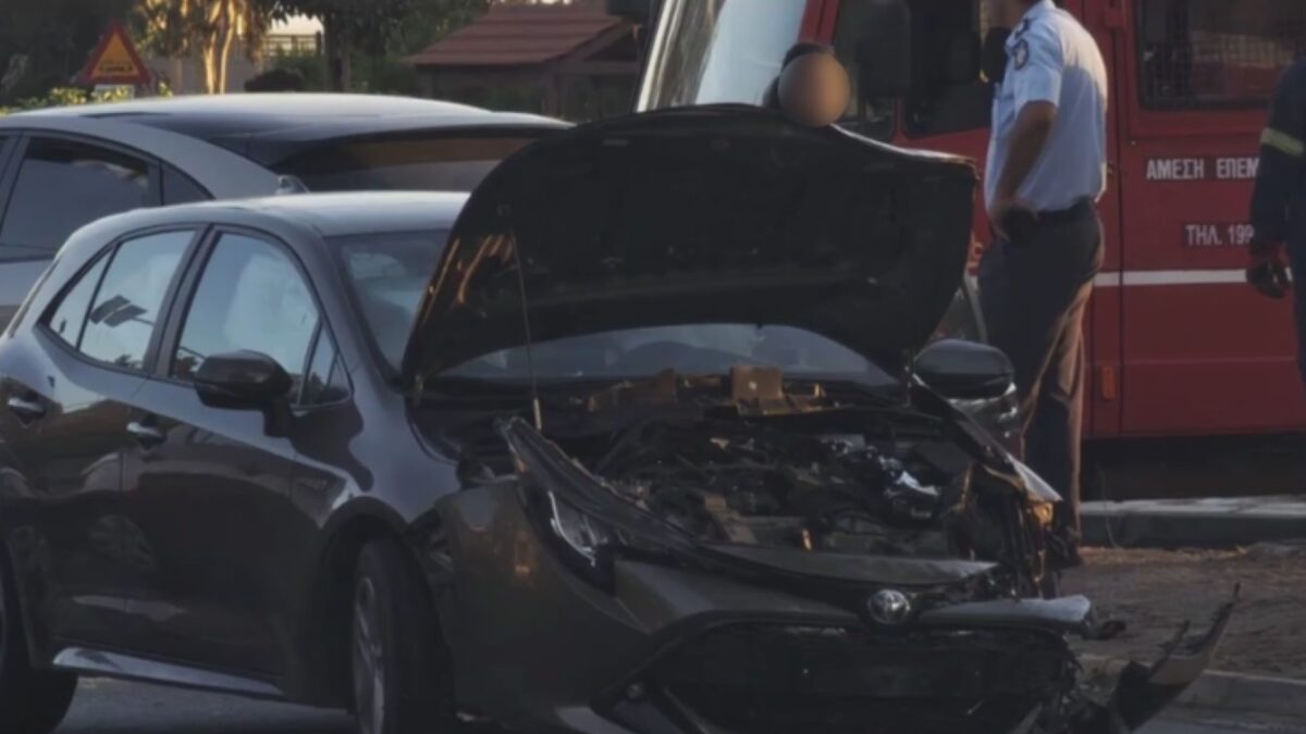 Τροχαίο στην Ποσειδώνος – Μπλοκαρισμένη η αριστερή λωρίδα