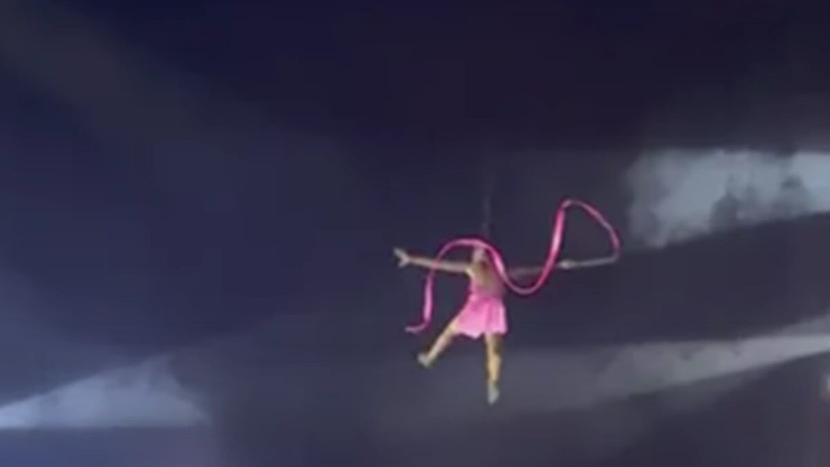 Βραζιλία: Τραυματισμός ακροβάτισσας σε επικίνδυνο νούμερο με τα μαλλιά