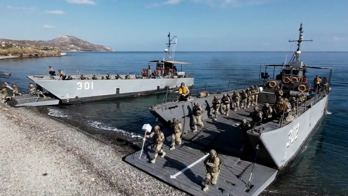 Ιταλία: Άνδρας αφιερώνει τα βράδια του για να σβήνει γκράφιτι και να «καθαρίζει» τις γειτονιές