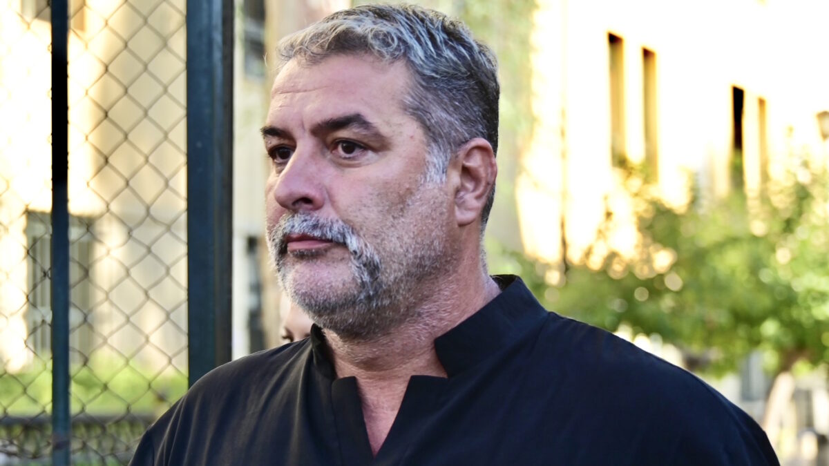 Βασίλης Μπισμπίκης: Τι δήλωσε στην Τροχαία Κηφισιάς για το περιστατικό με το διαφημιστικό φυλ