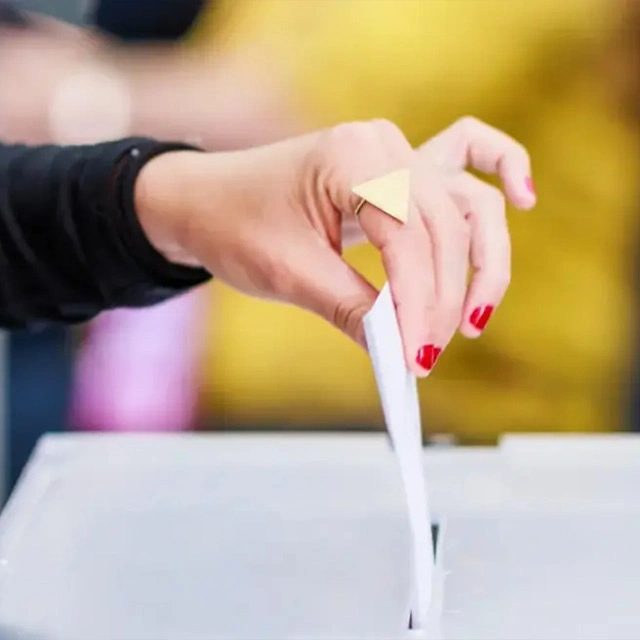 Σταθερό προβάδισμα για ΝΔ στη Metron Analysis – «Βουτιά» για ΠΑΣΟΚ, μικρά ποσοστά για Τσίπρα και Σαμαρά