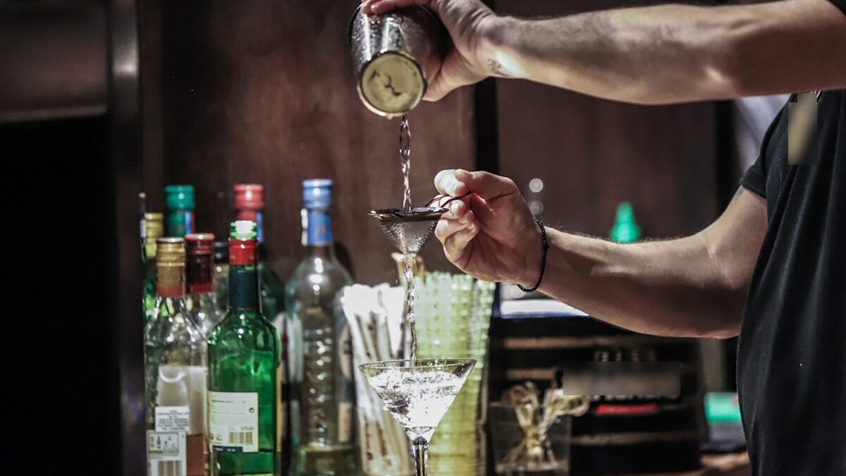 Νέο Ηράκλειο: 16χρονη κατέρρευσε από κατανάλωση αλκοόλ – Συνελήφθη ο πατέρας της Νέο Ηράκλειο: 16χρονη κατέρρευσε από κατανάλωση αλκοόλ – Συνελήφθη ο πατέρας της