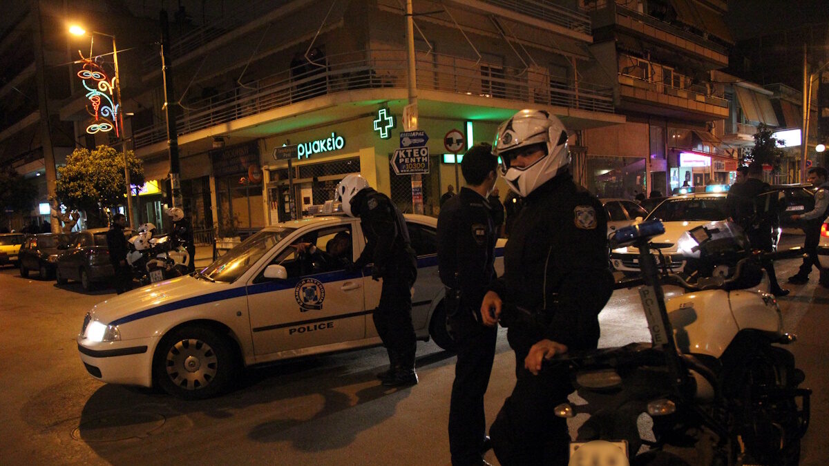 Μαχαιρώματα μεταξύ οδηγών στον Νέο Κόσμο: Τρεις τραυματίες – Πέντε συλλήψεις