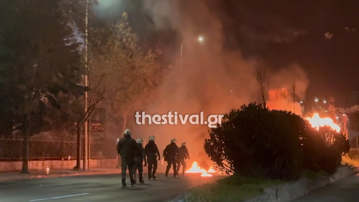 Ένταση στη Θεσσαλονίκη: Κουκουλοφόροι προκάλεσαν επεισόδια κοντά στο νοσοκομείο “Άγιος Δημήτριος”