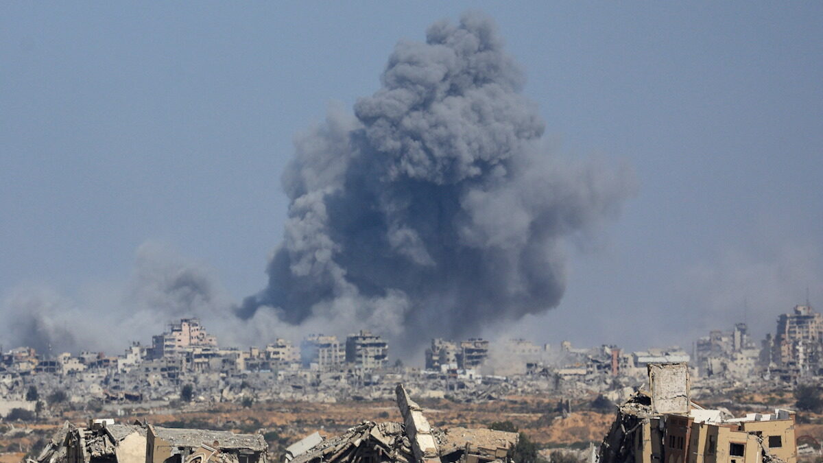 Πάγωμα επιχειρήσεων στη Γάζα από το Ισραήλ – Διαφωνίες για τον αφοπλισμό της Χαμάς μετά το μήνυμα Τραμπ