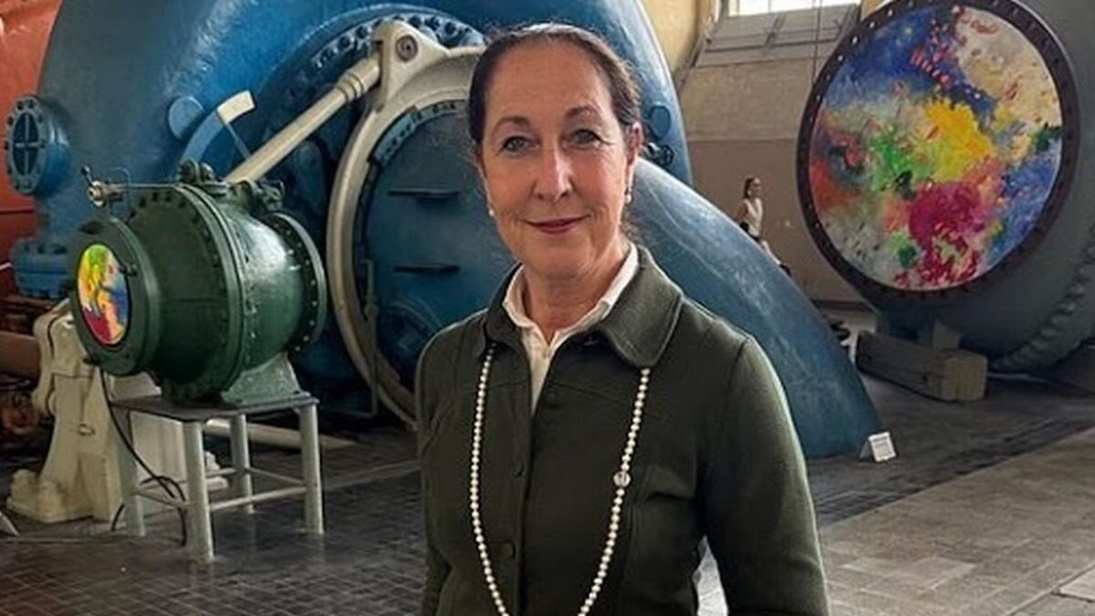 Σοκ στη Γερμανία: 17χρονη θετή κόρη βασάνιζε επί ώρες τη δήμαρχο – Έκαψε μαλλιά και ρούχα με αναπτήρα