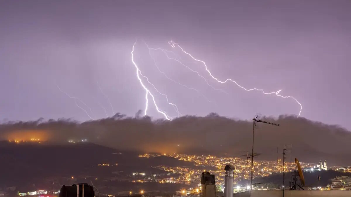 Καιρός: Ισχυρές βροχές και καταιγίδες σήμερα – Πού θα χτυπήσουν τα φαινόμενα Καιρός: Ισχυρές βροχές και καταιγίδες σήμερα – Πού θα χτυπήσουν τα φαινόμενα