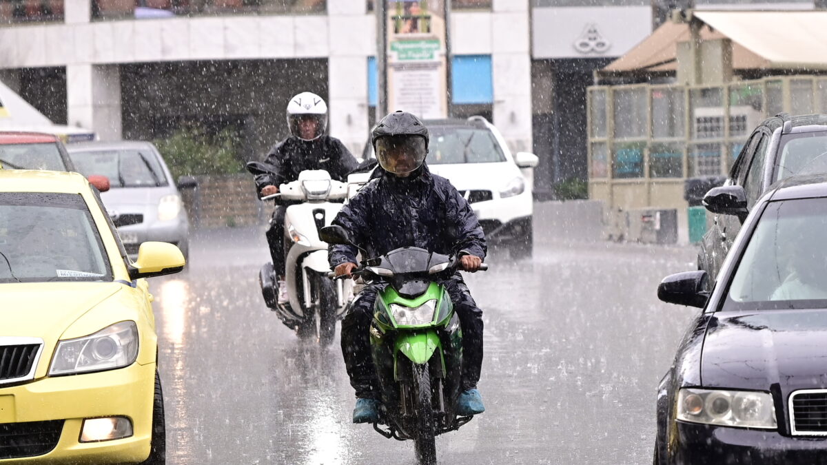 Νέα κακοκαιρία χτυπά τη χώρα – Έρχονται έντονες βροχές και καταιγίδες από την Κυριακή