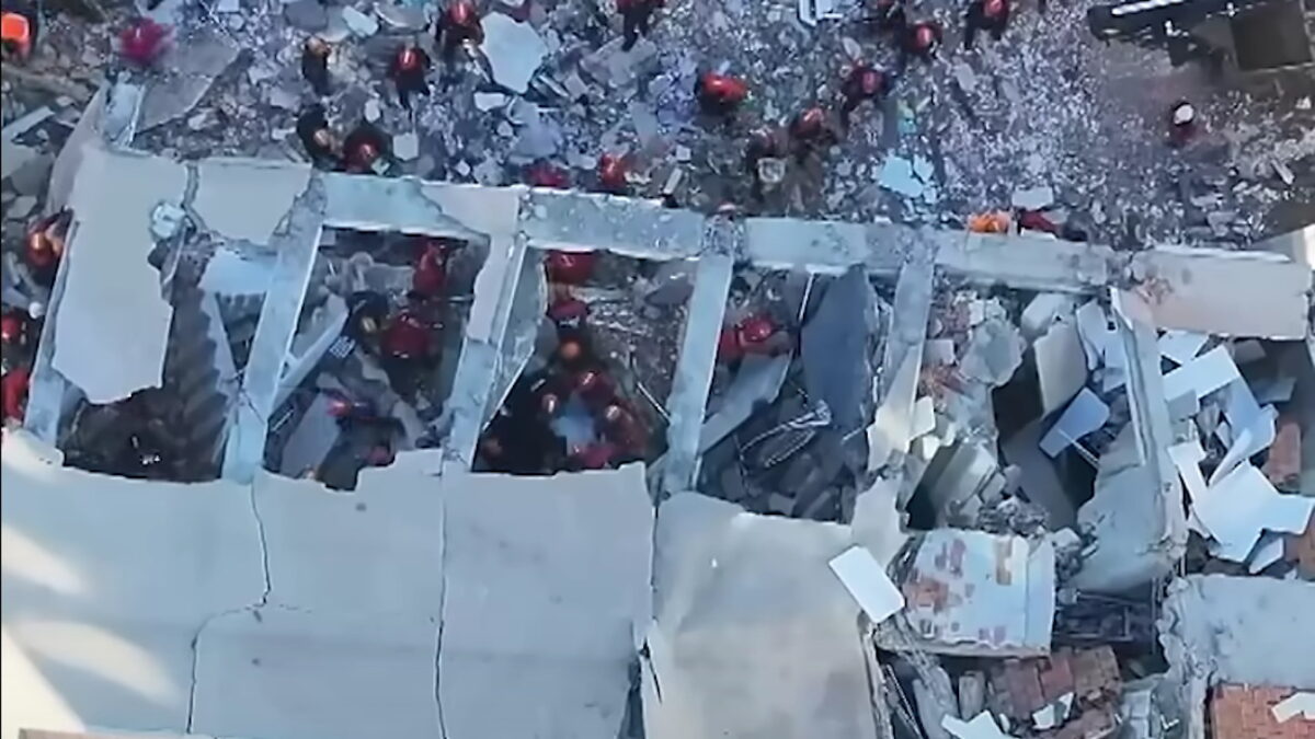 Τραγωδία στην Κωνσταντινούπολη: Τέσσερις νεκροί από την κατάρρευση πολυκατοικίας – Μοναδική επιζήσασα η κόρη της οικογένειας