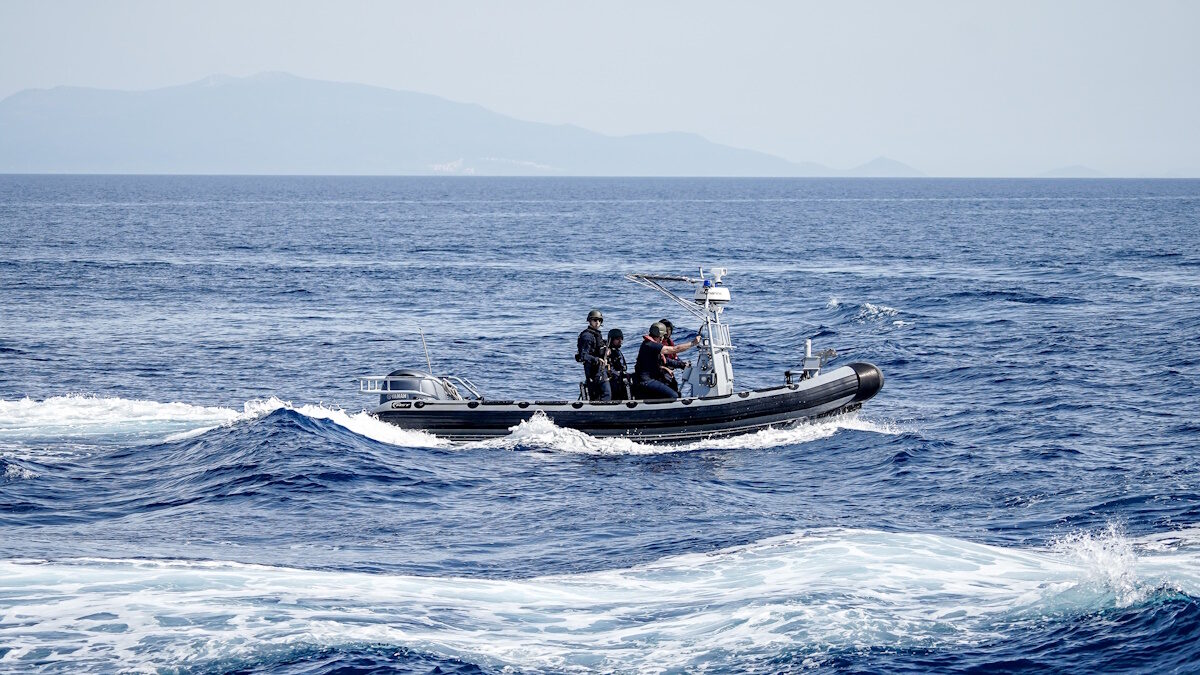 Πτώση Ανδρός στη Θάλασσα κοντά στην Αμοργό – Σε Εξέλιξη Έρευνες Διάσωσης) Πτώση Ανδρός στη Θάλασσα κοντά στην Αμοργό – Σε Εξέλιξη Έρευνες Διάσωσης)