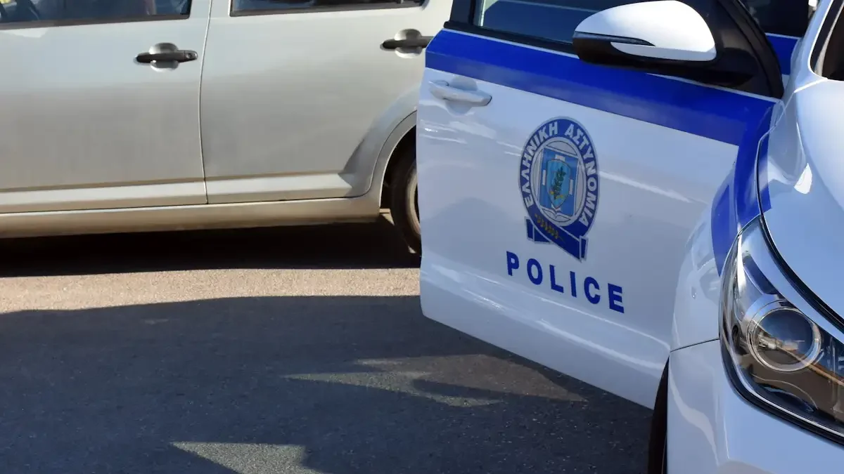 Σκηνές θρίλερ σε διαμέρισμα στον Άγιο Παντελεήμονα – Νεκρός και τραυματίας βρέθηκαν δεμένοι