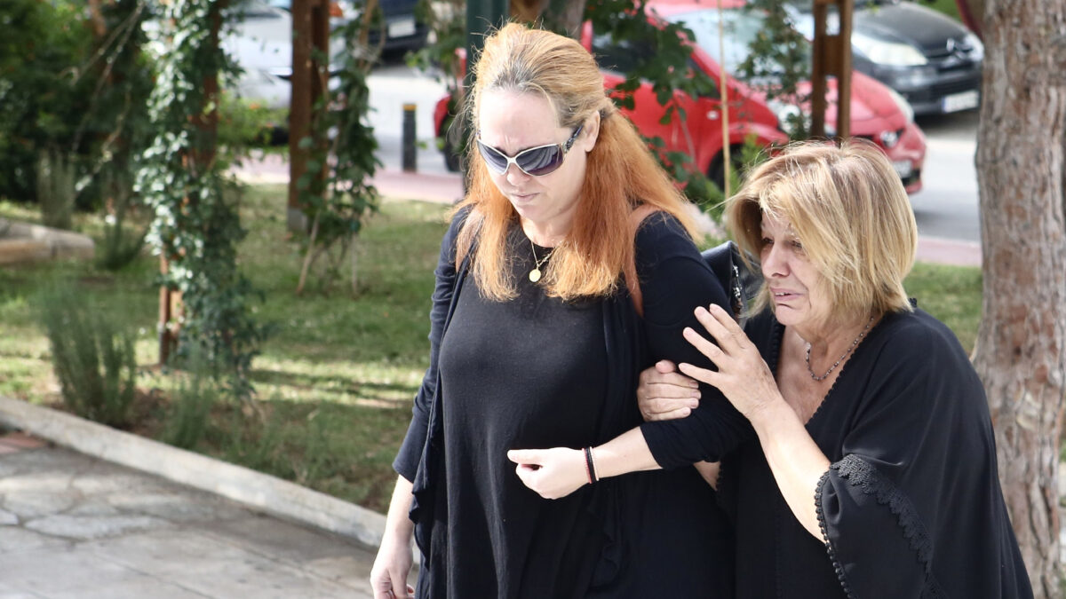 Στοργή και συγκίνηση για τον Άλκη Γιαννακά – Το αντίο σε έναν σπουδαίο ηθοποιό Στοργή και συγκίνηση για τον Άλκη Γιαννακά – Το αντίο σε έναν σπουδαίο ηθοποιό