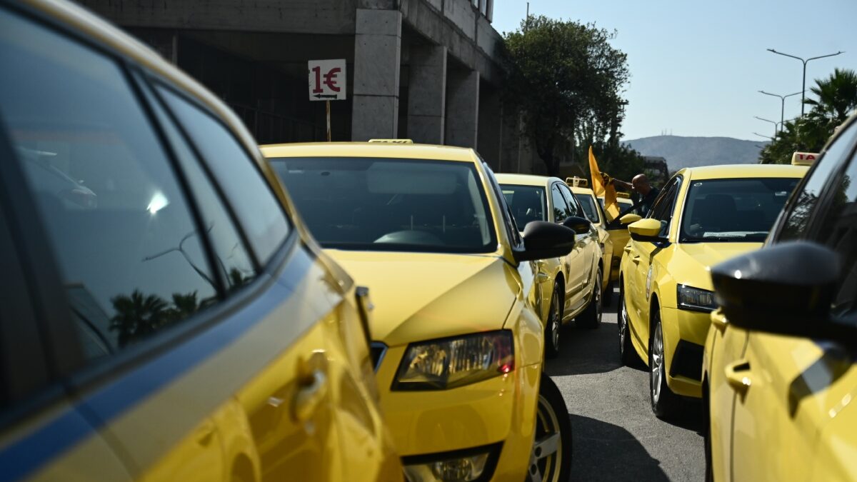 48ωρη Απεργία Ταξί στις 5-6 Νοεμβρίου: Τα Αιτήματα του ΣΑΤΑ 48ωρη Απεργία Ταξί στις 5-6 Νοεμβρίου: Τα Αιτήματα του ΣΑΤΑ