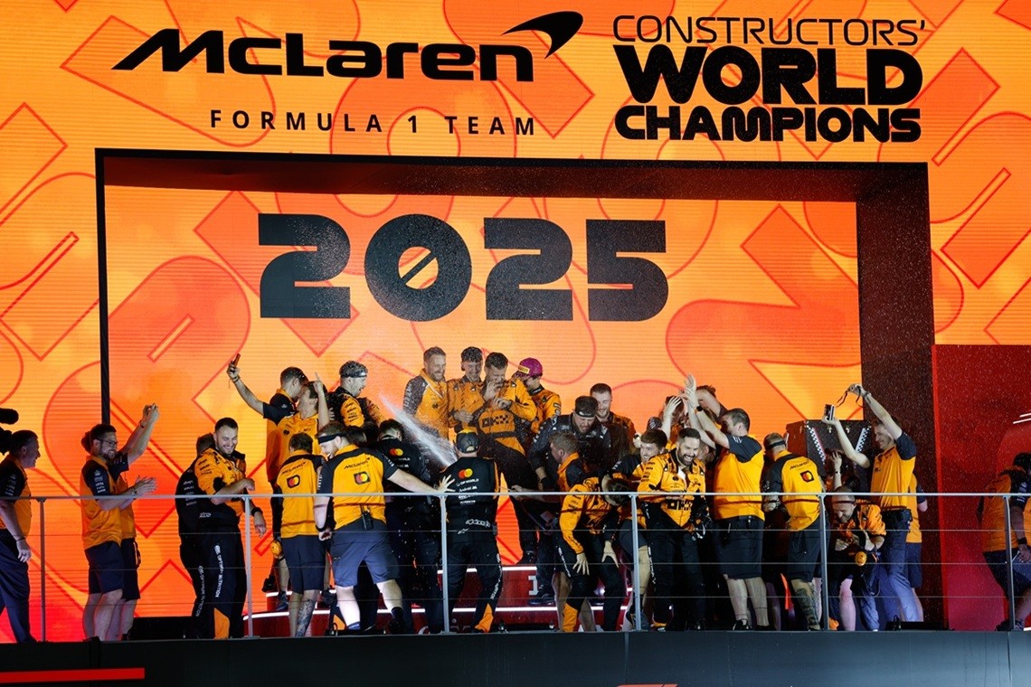 Πανηγυρίζουν οι φίλοι της McLaren F1 Team σε όλο τον πλανήτη - Από το Grand Prix της Σιγκαπούρης μέχρι το Roadshow της Λάρισας με το showcar της McLaren F1 Team
