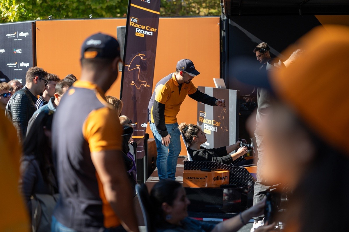 Η Πάτρα στο ρυθμό της Formula 1 – Showcar McLaren και προσομοιωτές στην πλατεία Γεωργίου