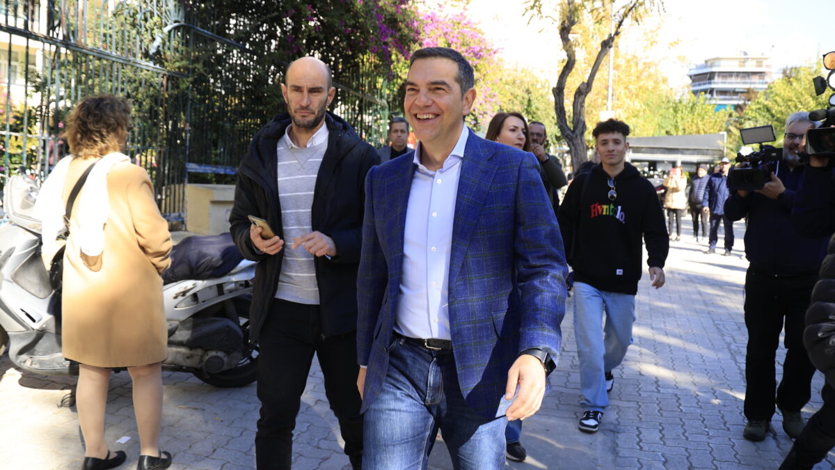 Νέα σελίδα από Τσίπρα: Η ρήξη με τον ΣΥΡΙΖΑ και οι βουλευτές που "μετακινούνται" Νέα σελίδα από Τσίπρα: Η ρήξη με τον ΣΥΡΙΖΑ και οι βουλευτές που "μετακινούνται"