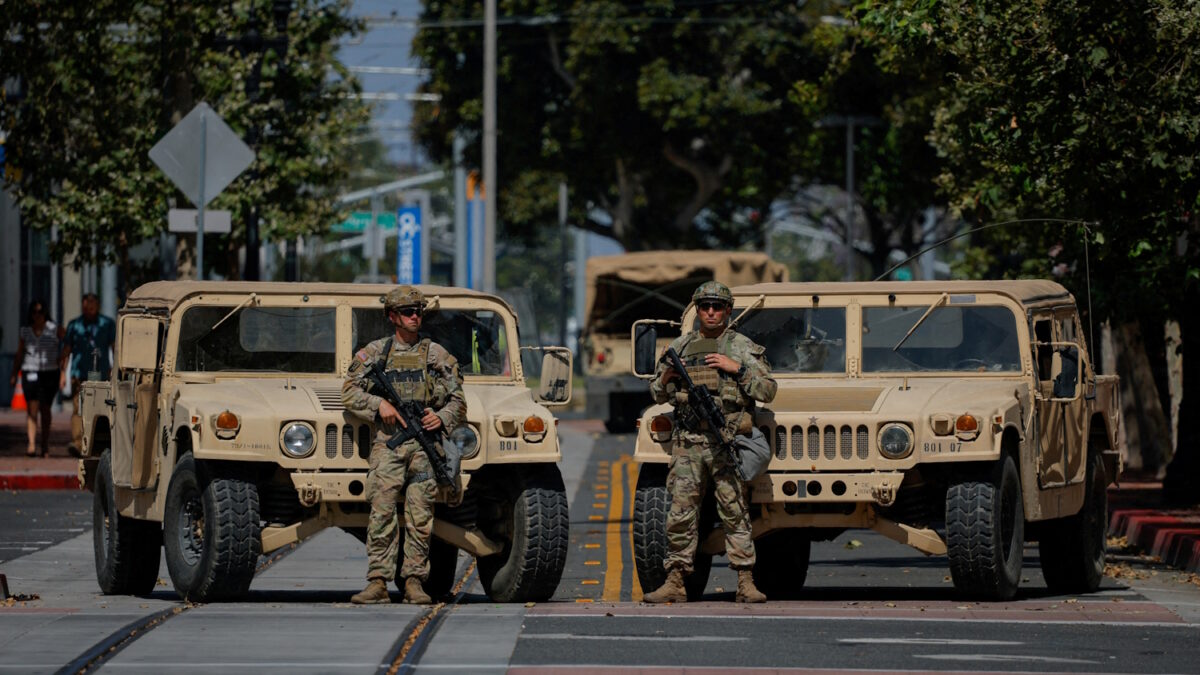 Τραμπ στέλνει Εθνοφρουρά στο Σικάγο – Δικαστής ανέκοψε παρόμοια εντολή για Πόρτλαντ Τραμπ στέλνει Εθνοφρουρά στο Σικάγο – Δικαστής ανέκοψε παρόμοια εντολή για Πόρτλαντ