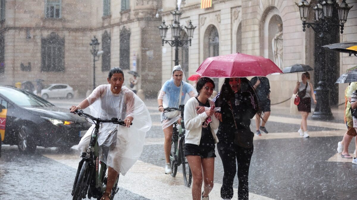 Κακοκαιρία Barbara: Σαρώνει με καταιγίδες την Αττική και άλλες 5 περιοχές – Έρχεται πτώση θερμοκρασίας έως 8°C