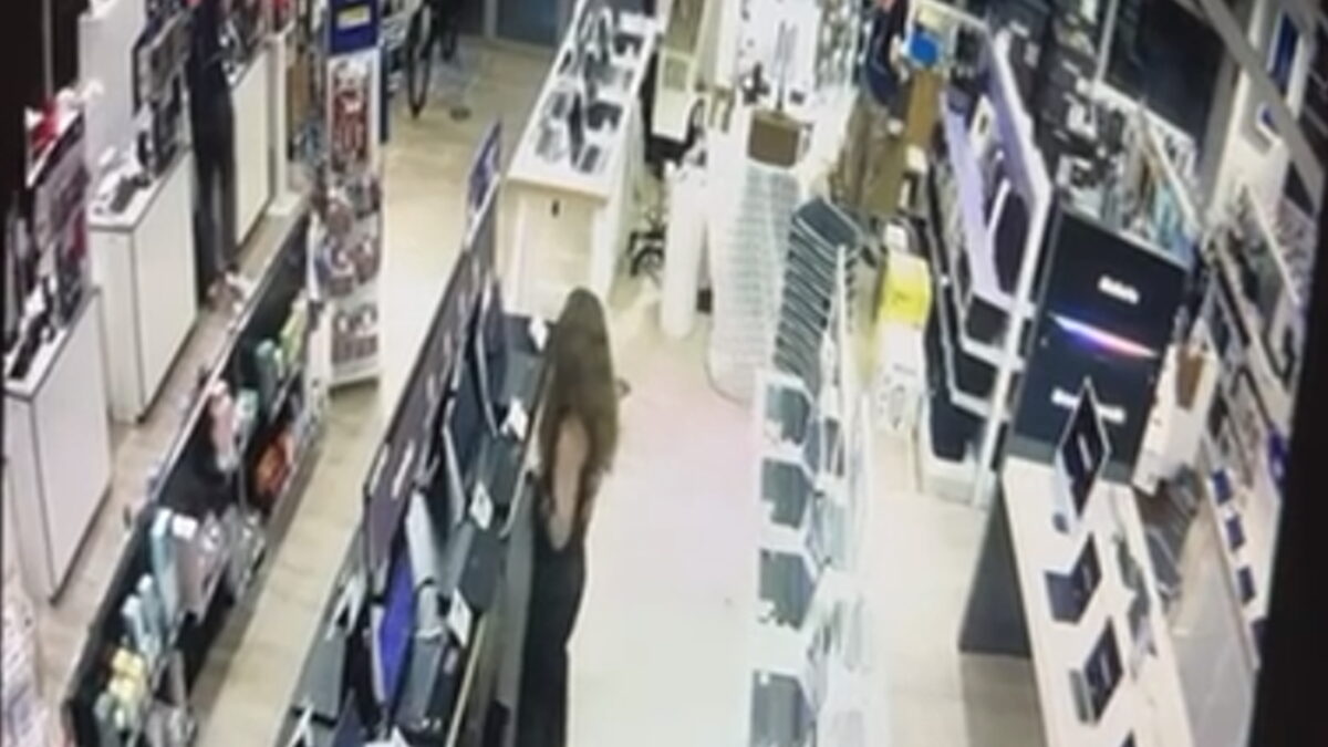 Συνελήφθη 34χρονη για κλοπές ακριβών προϊόντων από καταστήματα