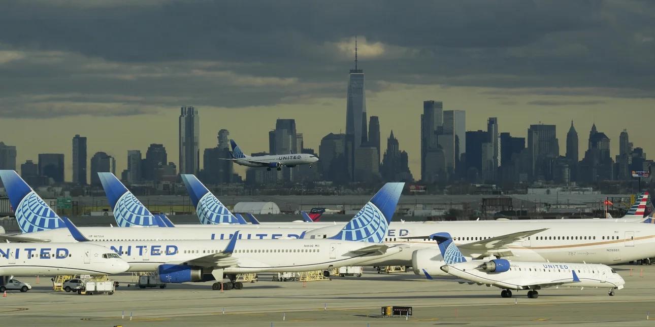 Ζυρίχη: Αεροσκάφος της United Airlines ακύρωσε προσγείωση στο παρά πέντε- Δείτε video Ζυρίχη: Αεροσκάφος της United Airlines ακύρωσε προσγείωση στο παρά πέντε- Δείτε video